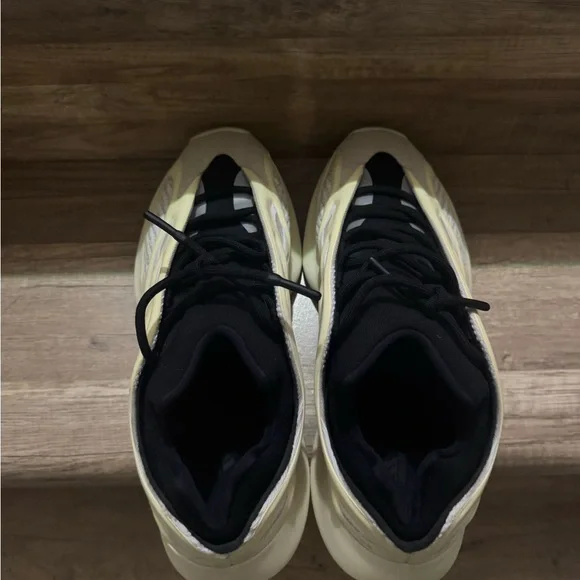 Yeezy | Shoes | Stylish Cream And Black Sneakers | Poshmark display picture 1